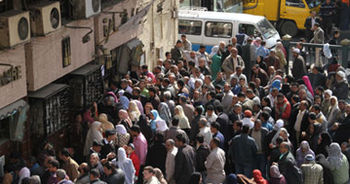 ملف:زحام شديد فى أول أيام عمل البنوك.jpg