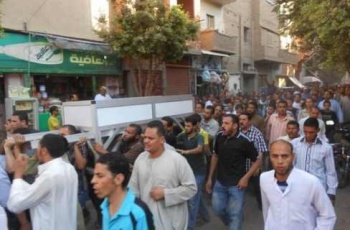 ملف:يزفون شهيد مذبحة رابعة.jpg