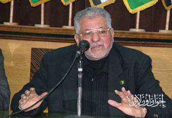 المرشد العام يعزي د. عبد القادرحجازي في وفاة خاله.jpg
