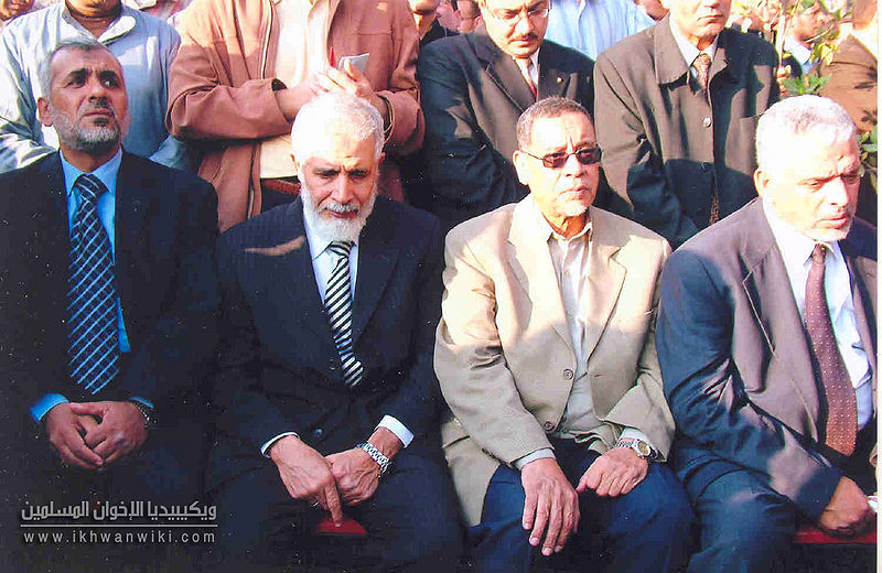 ملف:الدكتور-محمود-عزت-والأستاذ-السيد-نزيلى-ومسعود-السبحى.jpg