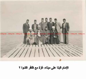 البنا وظافر الشوا وسعد الوليلي وعبده قاسمعلى شاطيء غزة 01.jpg