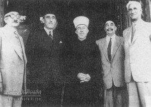 عام-1950-م-أمام-قصر-عابدين-في-القاهرة-..مزاحم-الباجه-جي-،-وعثمان-محرم-،-والحاج-أمين-الحسيني،-والر.jpg