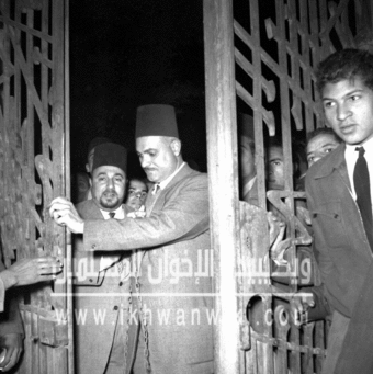 عبد-الحكيم-عابدين-وعودة-المركز-العام-1951م.gif